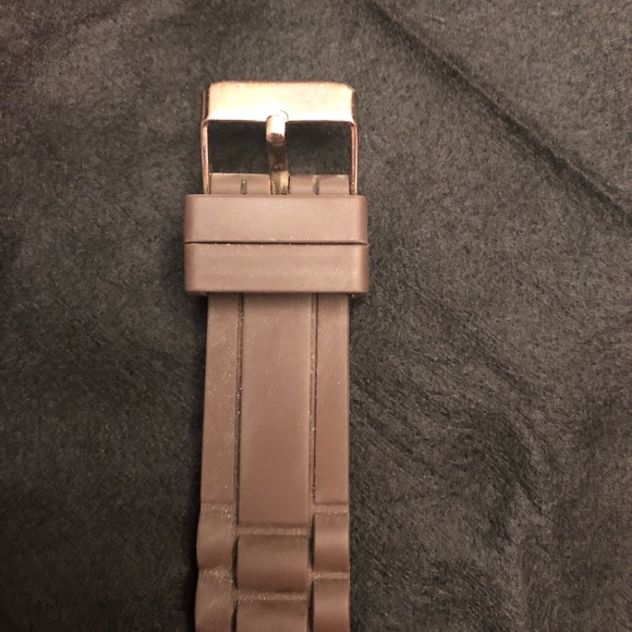 Watch - Picture 3 of 3